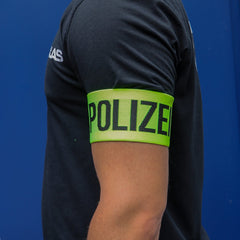 Armband with size adjustment